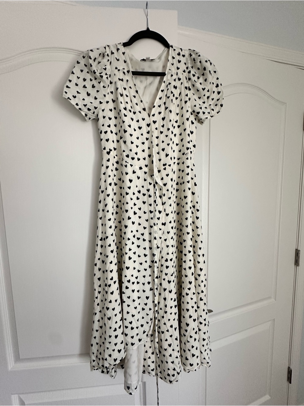 White Heart-Print Midi Dress - Classic V-Neck Style
